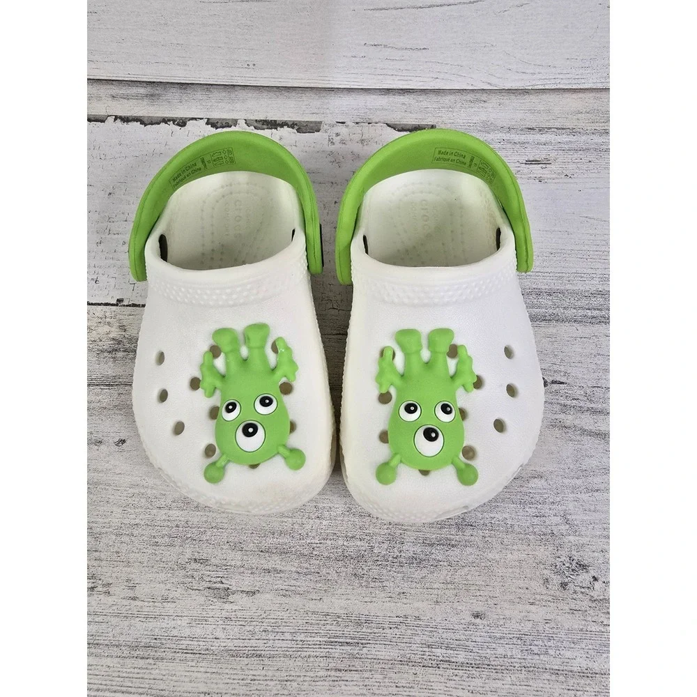 Crocs Classic Clogs Toddler Size‎ 5 White Lime Green Alien Jibbitz Charms 204536